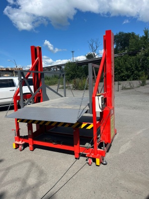 Передвижной грузовой подъемник (лифт)