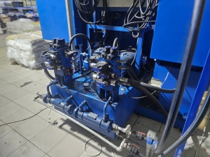 Комплект прессов для производства изделий из резины. 2 наливных пресса. 2 вулканизационных пресса Пресс для открытия прессформ Пресс для