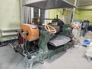 Вальцы 1 метр китай для резины. Можно сразу загружать 60 кг каучука