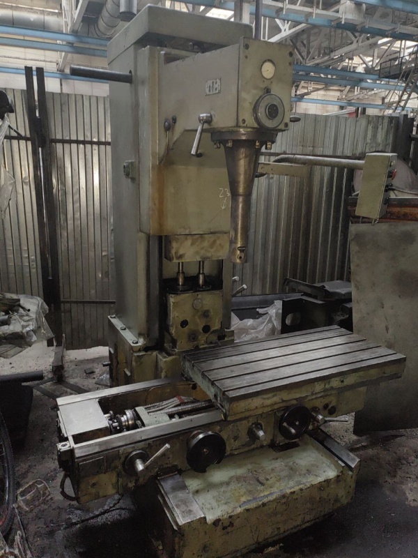 Станок отделочно-расточной (расточной) с подвижным столом 2е78п