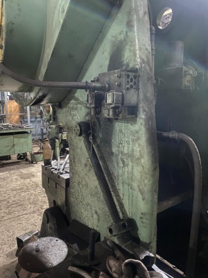 Пресс кривошипный К2330Б