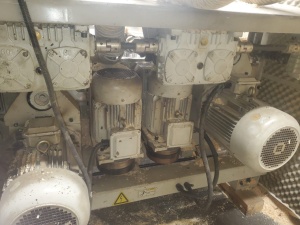 Beaver 415 (2007) — надёжный четырёхсторонний строгальный станок для профессиональной обработки древесины.()