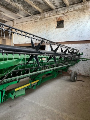 Зерновая жатка John Deere 725X
