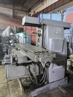 Фрезерный станок 6Р82Г