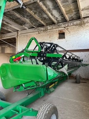 Зерновая жатка John Deere 725X