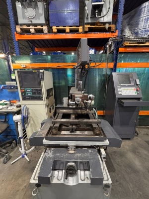 Проволочно-вырезные станки многопроходные струйного типа с шаговыми двигателями. Серия ДК77