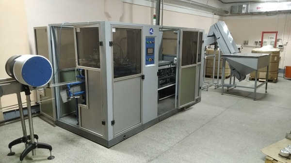 Линия розлива газированных напитков. Формат бутылок: 1,0-1,7л. ПЭТ – «детское шампанское», 1,5-2,0л. ПЭТ – квас и газнапитки. В хорошем