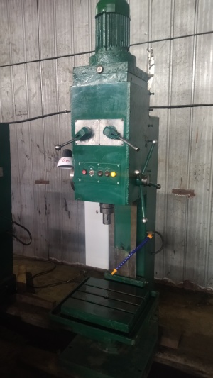 2Н135 Универсальный одношпиндельный вертикальный сверлильный станок