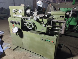 ИЖ 1И611ПФ-1 станок токарно-винторезный повышенной точности