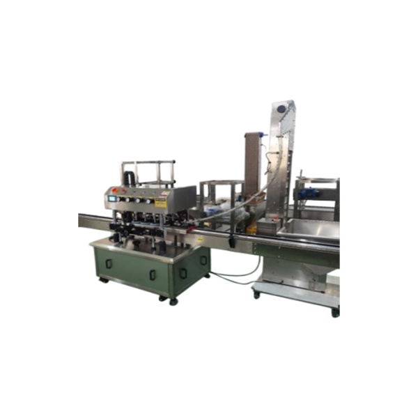 Скоростная укупорочная машина с автоматической подачей крышек GS-880