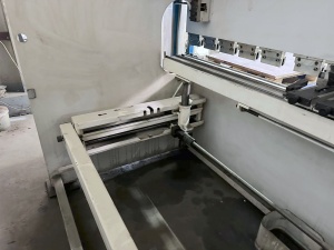 Гидравлический листогибочный пресс с ЧПУ для гибки листoвого металла Inanlar P-30100 CNC