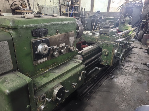Токарный  винторезный  1М63 дип300(163) рмц  2,8 м