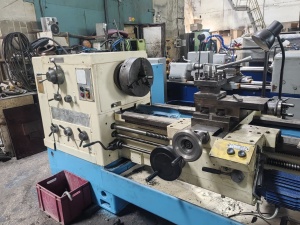 Токарный винторезный станок  SNA560  р м ц 1500