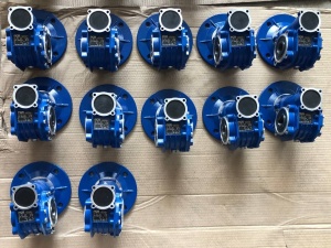 Мотор-редукторы (редукторы, электродвигатели)