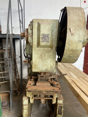 Токарные, фрезерные, пресса, круглошлифовальный