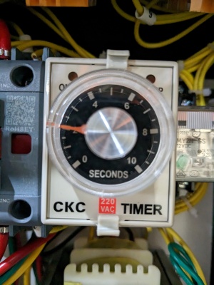 Электрический консольный разматыватель рулонного металла