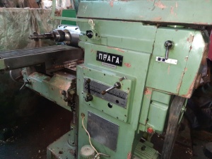 Универсально – фрезерный станок Прага 221