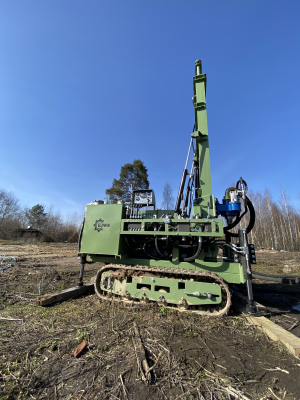 Дизельная самоходная буровая установка на гусеничном ходу