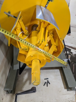 Электрический консольный разматыватель рулонного металла