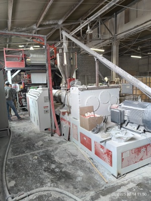 Экструзионная линия для производства напольных SPC панелей (полный цикл: распил, ламинатор, УФ)