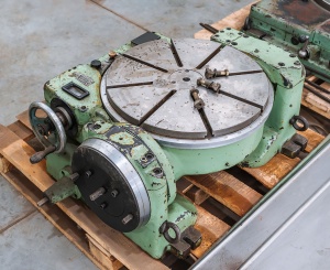 Координатно-расточной станок 2Д450