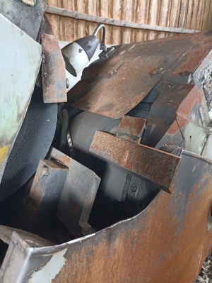 Бесцентровошлифовальный станок 3М185