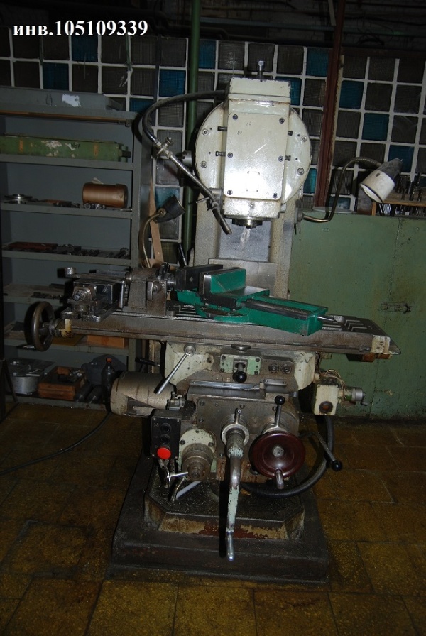 Вертикально-фрезерный станок 6Р11 1981 г.в