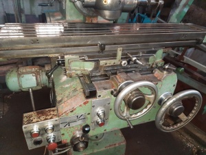 Универсально – фрезерный станок Прага 221