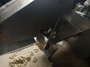 Мини-машина для формирования брецель