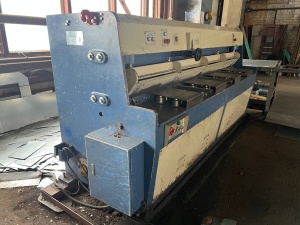 Гидравлическая гильотина