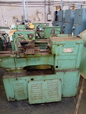 Токарно-винторезный станок 95ТС-1