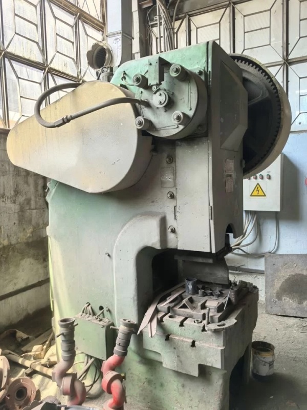 пресс кривошипный 100 тн. усилие К2130