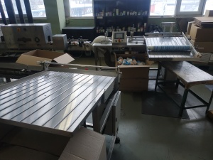 Машина для автоматического нанесения термоусадочных этикеток на конические стаканы