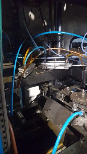 Автомат выдувной для пэт-тары ав-2000