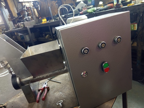 Мини-машина для формирования брецель