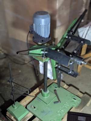 Электрический консольный разматыватель рулонного металла 200мм