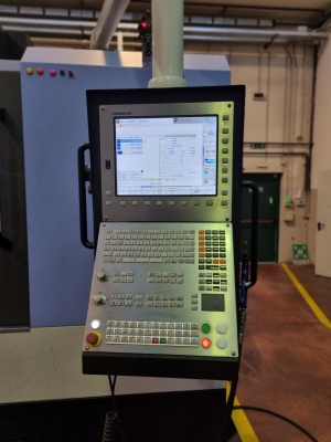 3-осевой вертикальный обрабатывающий центр DOOSAN MYNX 7500