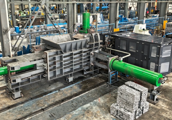 Гидравлический трёхкомпрессионный пакетировочный пресс 400Т