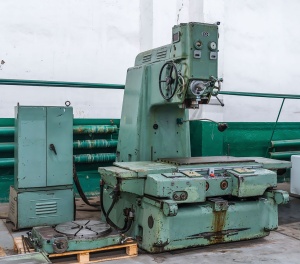 Координатно-расточной станок 2А450