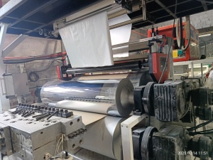 Экструзионная линия для производства напольных SPC панелей (полный цикл: распил, ламинатор, УФ)