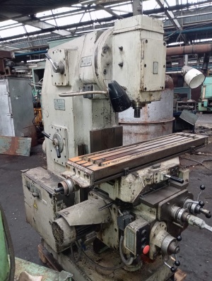 Вертикально-фрезерный станок 6Р11