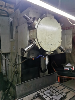 2Р135Ф2-1 - вертикально-сверлильный станок с ЧПУ(можно фрезеровать)