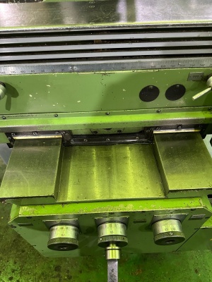 Широкоуниверсальный Консольно-фрезерный станок ОРША-Ф32Ш