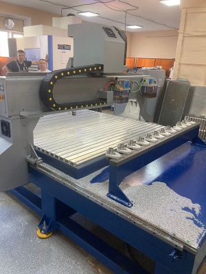 Фрезерный станок мод. G1325Х300С по алюминию
