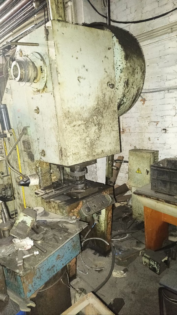 пресс кривошипный КД2126