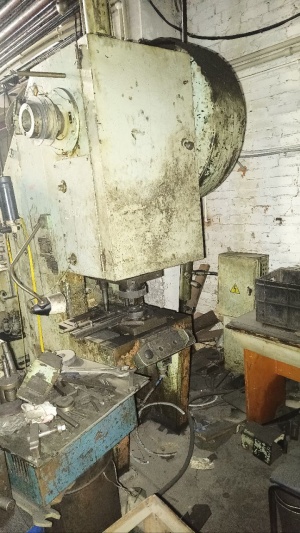 пресс кривошипный КД2126