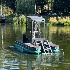 Водный погрузчик/мини-земснаряд/водный комбайн. Водный погрузчик для уборки камыша, ряски, мусора, ила