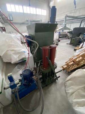 Вертикальний компактор пінополістиролу КПВ-600 – Стан нового! Пресс-компактор для прессования отходов (пенопласта, пластика)