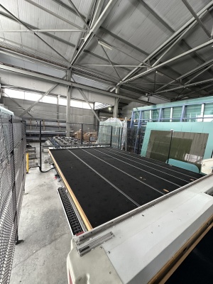 Линия резки стекла INTERMAC Genius 37 CT-A. Три стола - загрузки, раскроя и разлома