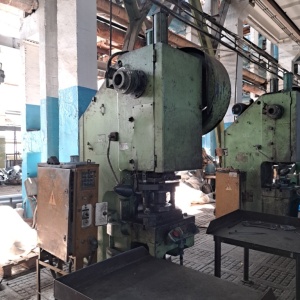 Осуществляем продажу пресса кривошипного КД1426В (40 тн усилия) с регулировкой высоты стола